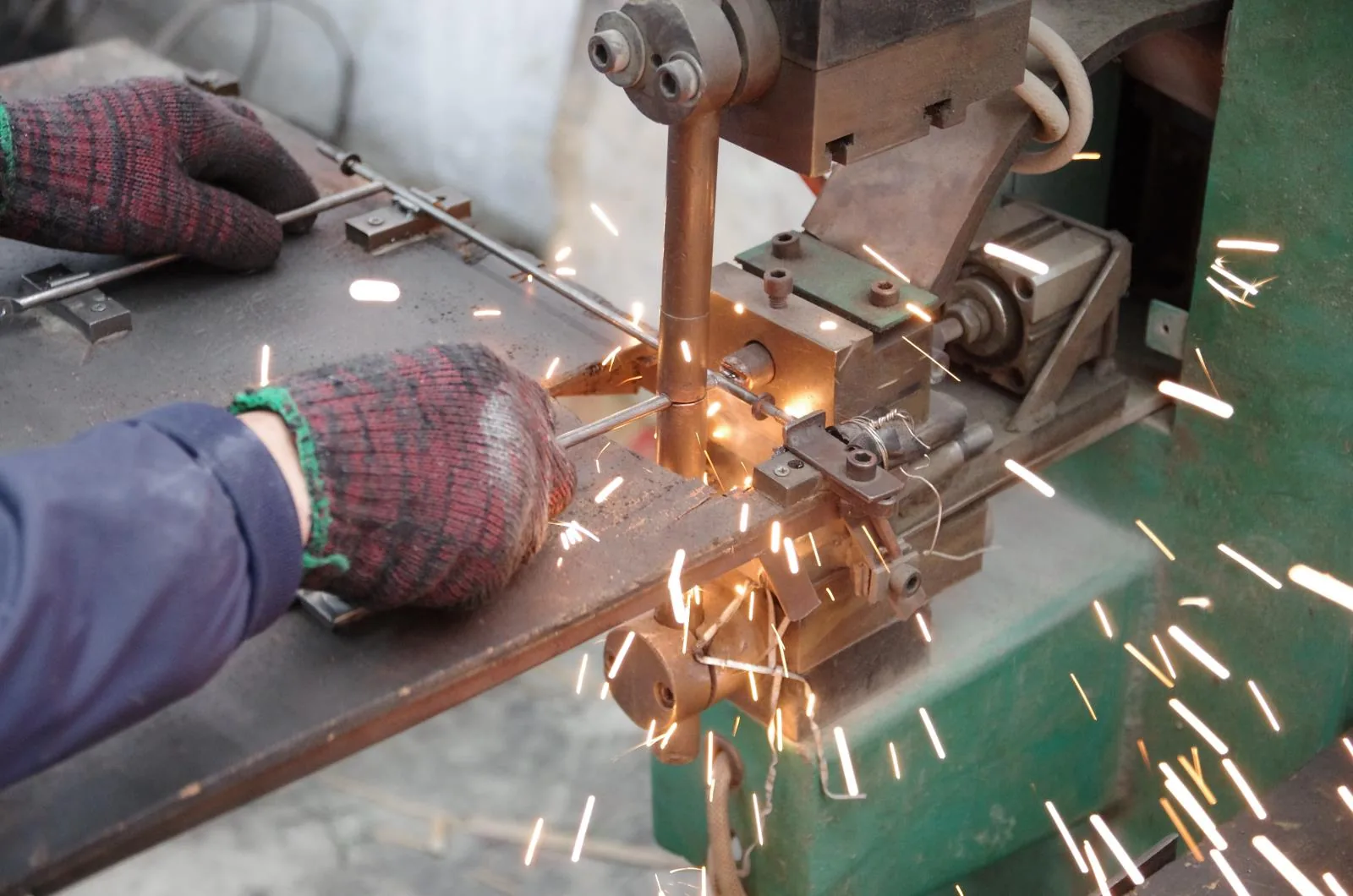 Actual Koitor spot-welding process for metal wire products