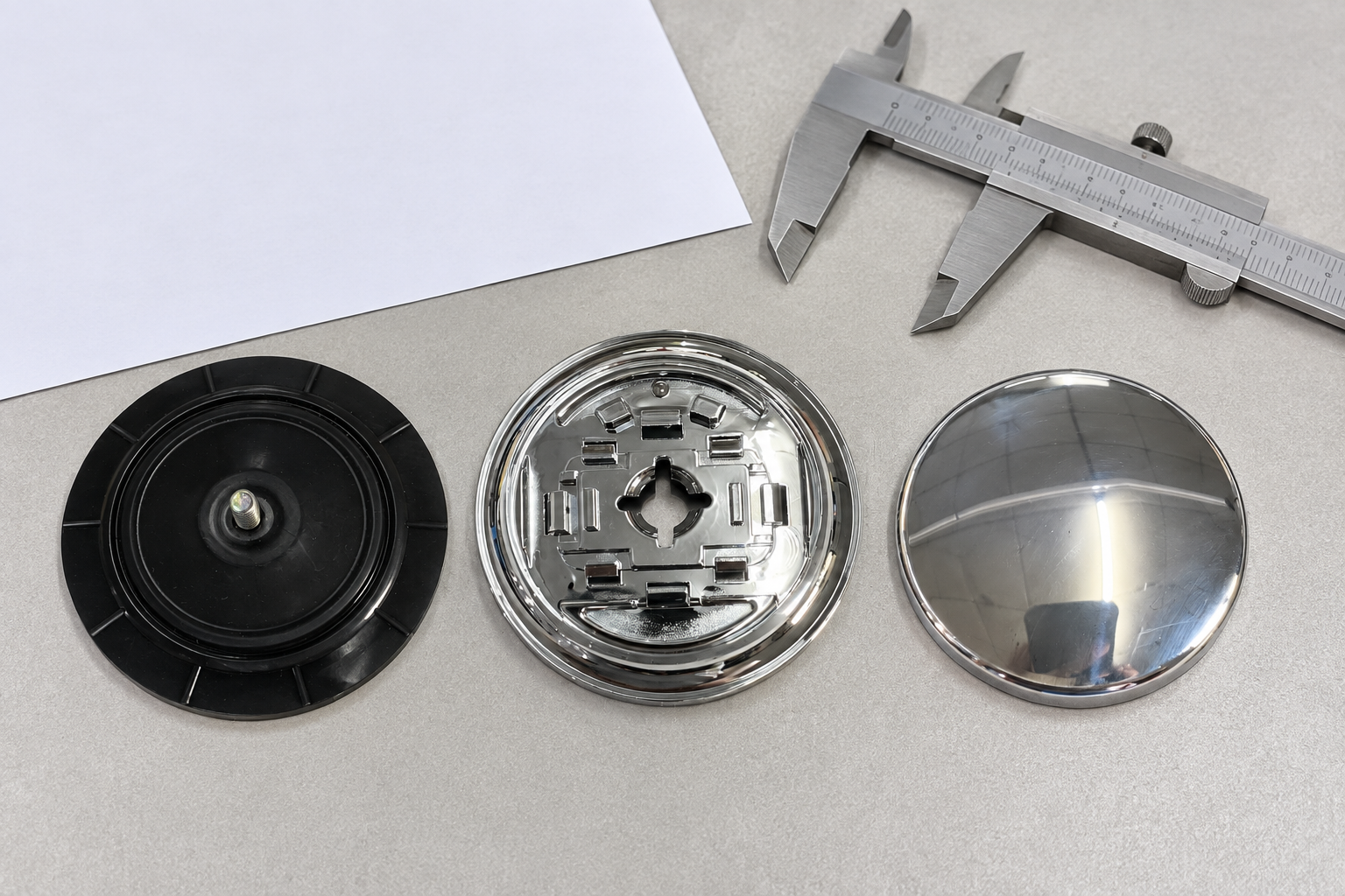 Koitor rubber suction cup, keyed base and chrome cover reviewed as baseline components.